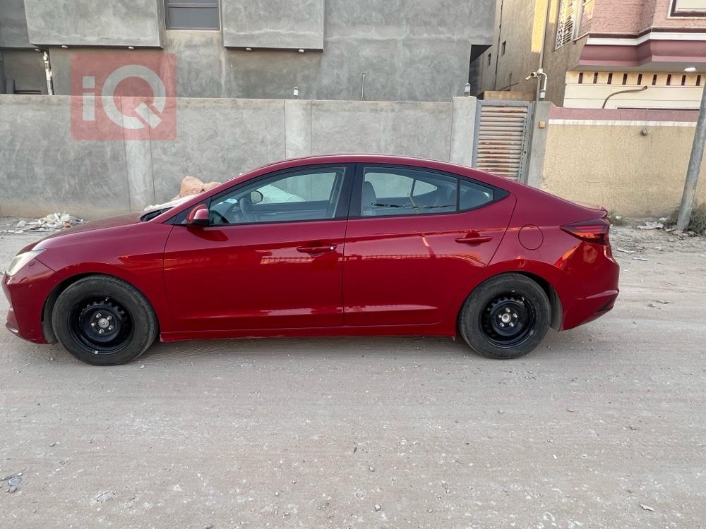هیوندای ئەلەنترا